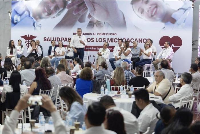 Raúl Morón atiende peticiones y necesidades del Sector Salud de Michoacán