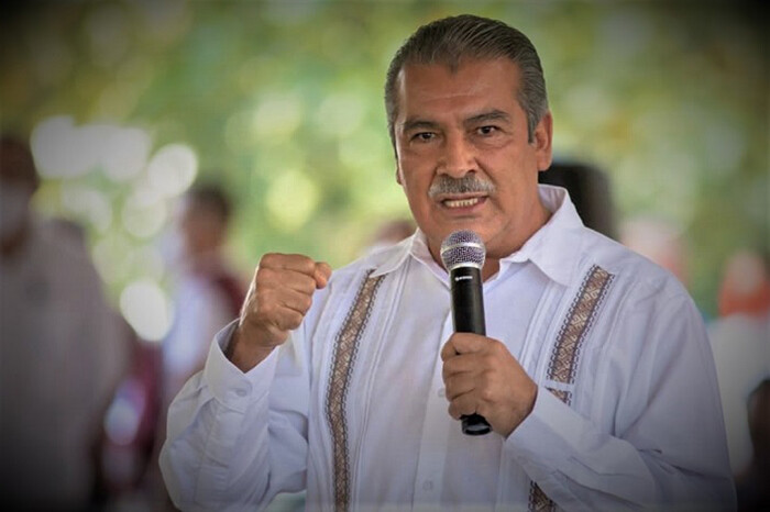 Raúl Morón defiende plazas automáticas y espíritu rebelde en normalistas