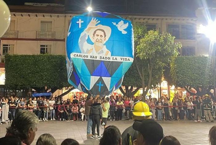 Realizan misa y jornada de oración al concluir novenario del alcalde Carlos Manzo