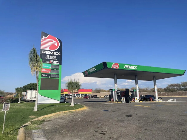 Rechaza Gobierno propuesta de reducción del IEPS y analiza fijar precio máximo de la gasolina