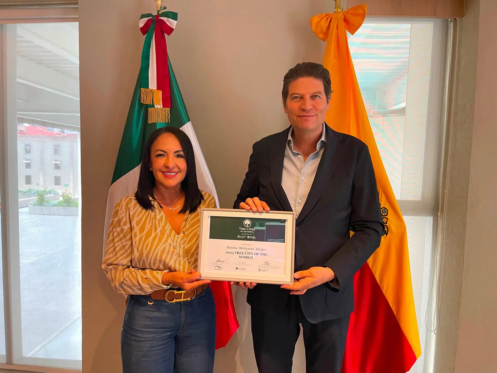 Recibe Alfonso Martínez reconocimiento internacional que distingue a Morelia como ‘Ciudad Árbol’