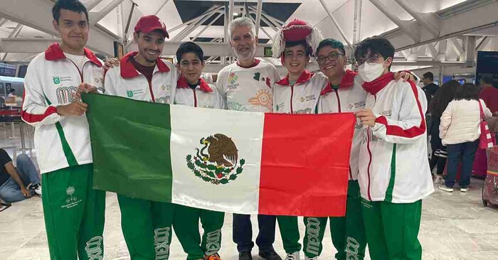 Reciben entre aplausos a jóvenes que ganaron Olimpiada Internacional de Matemáticas