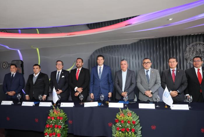 Reconoce Alfonso Martínez vigencia y papel de los contadores públicos