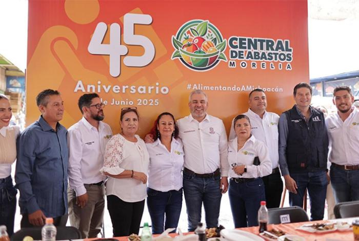 Reconoce Bedolla al Mercado de Abastos por 45 años de ser un centro económico para Morelia