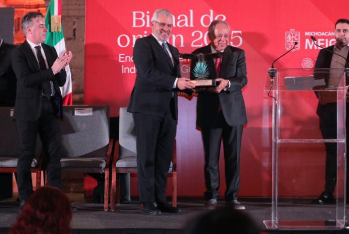 Reconoce Consejo Regulador del Tequila a Bedolla por su apoyo a las Indicaciones Geográficas