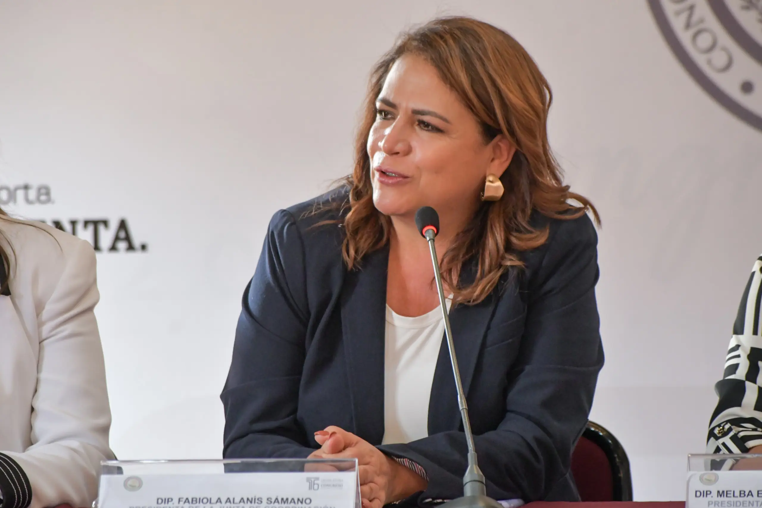 Reconoce Fabiola Alanís compromiso de personal del Congreso Estatal con la agenda de las mujeres