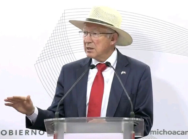 Reconoce Ken Salazar: más del 70% de armas que llegan a México son estadounidenses