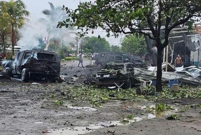 Reconstruyen rutas y avanzan peritajes por ataque con explosivo en Coahuayana
