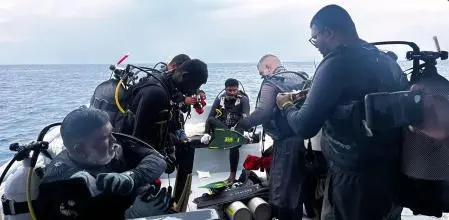 Recuperan cuerpos de buzos que quedaron atrapados en cueva submarina.