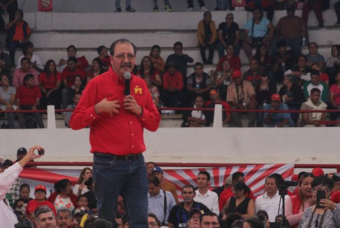 Reginaldo Sandoval se mantiene como el gallo del PT rumbo a la gubernatura