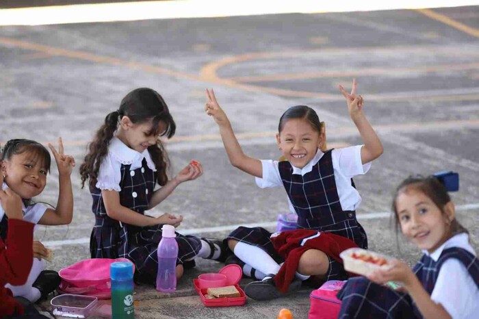 Regresan a clases más de 959 mil alumnos de nivel básico en Michoacán