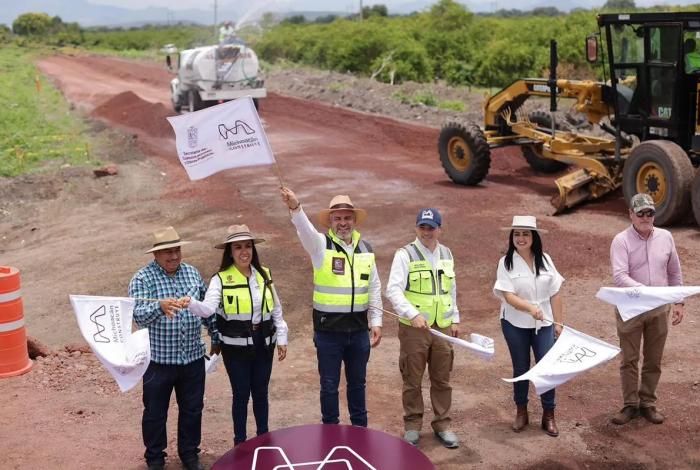 Rehabilitación carretera en Michoacán al 45 %; se abre camino al desarrollo: Bedolla