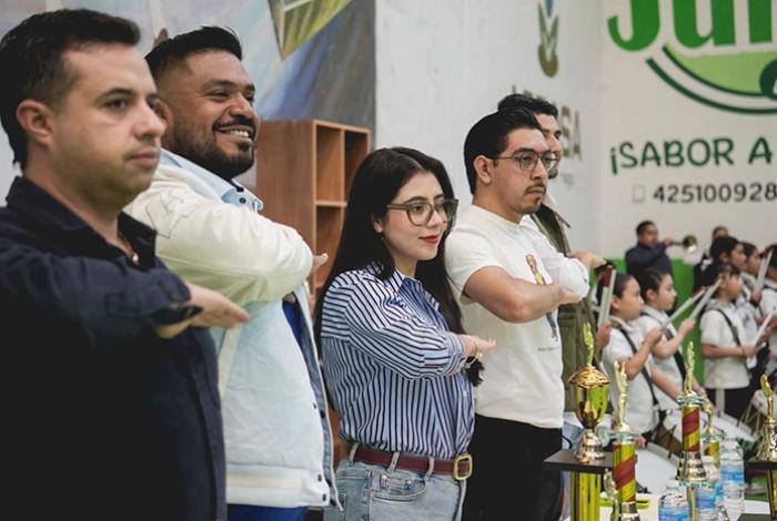 Reitera Yohana Mendoza, alcaldesa de Ario, compromiso con el fomento al deporte y la niñez