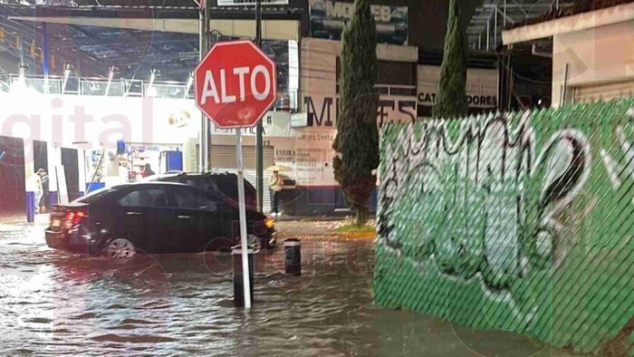 Remanentes del huracán John deja inundaciones en Morelia