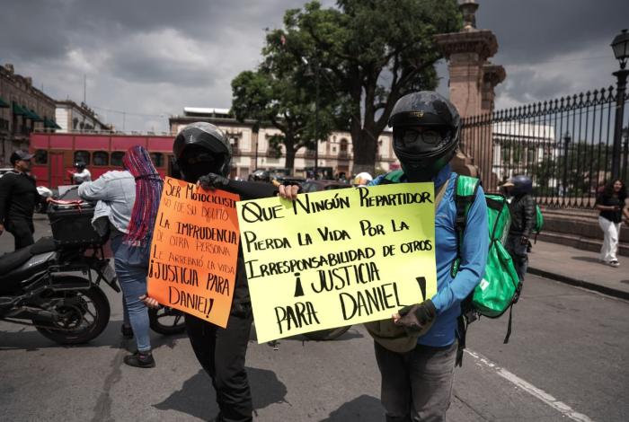 Repartidores y motociclistas se manifiestan en demanda de justicia para Daniel