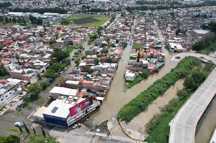 Reportan 150 escuelas afectadas por lluvias en Michoacán