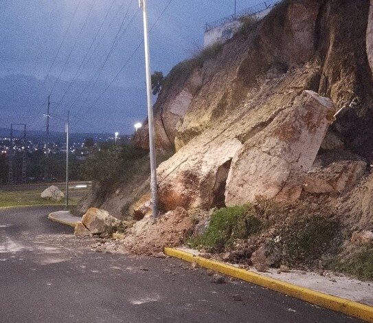 Reportan derrumbe en la avenida Guadalupe Victoria