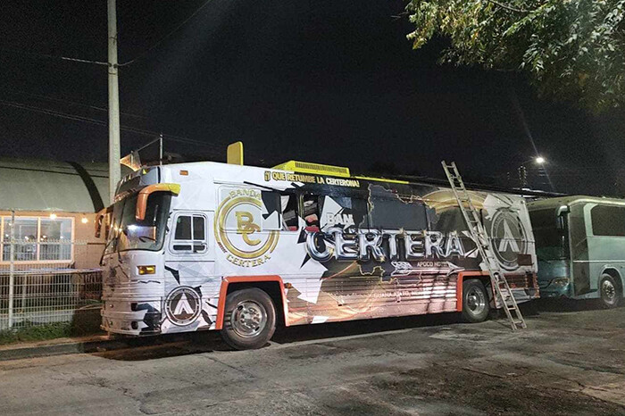 Reportan incendio de autobús cerca de la Plaza de Toros La Monumental de Morelia