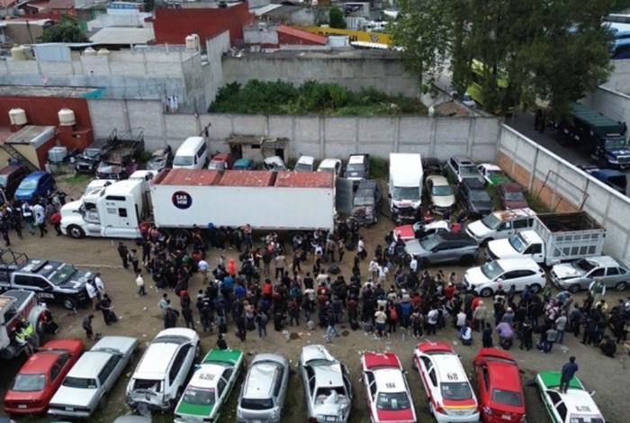 🚨 Rescatan a 229 migrantes hacinados en un tráiler en Veracruz