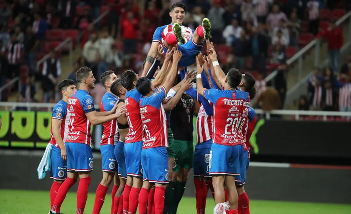 Retorna Alan Pulido a Chivas