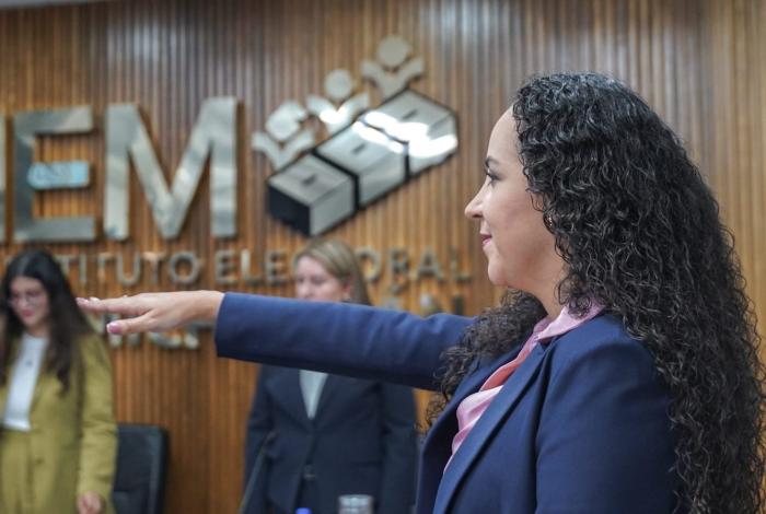 Rinden protesta nuevos consejeros del IEM 