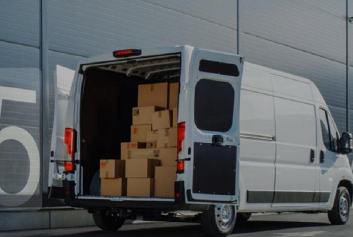 Roban camioneta con medicamento en Ecuandureo