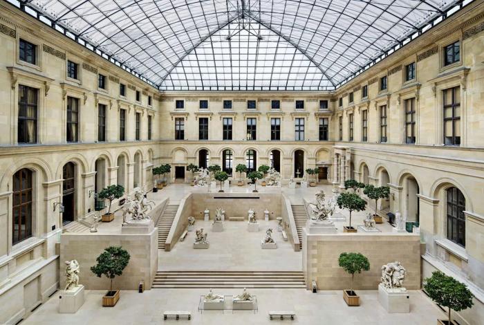 Robo de joyas en el Louvre es valorado en más de 100 millones de dólares