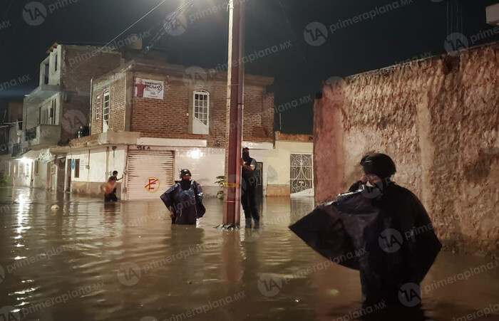 Sahuayo pasa la noche bajo el agua