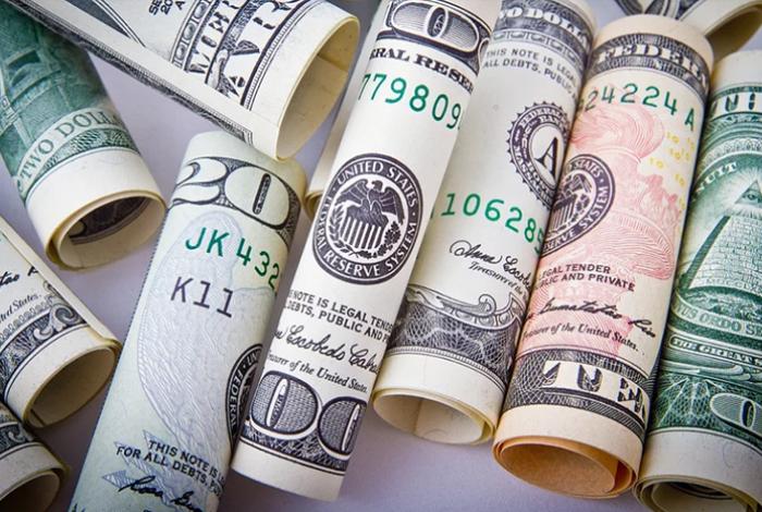 Salario mínimo en Latinoamérica promedia los 400 dólares, con fuertes brechas entre países