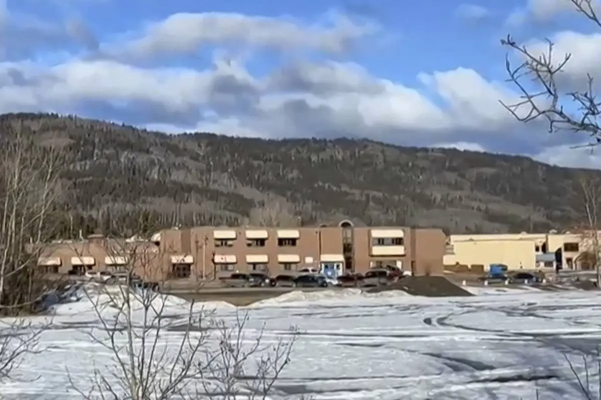 Saldo de 10 muertos y una decena de heridos tras un tiroteo en una escuela en Canadá