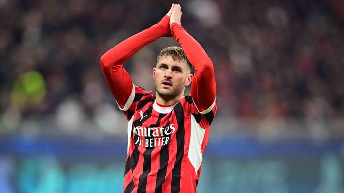 Santiago Giménez vuelve a marcar doblete en victoria del AC Milan