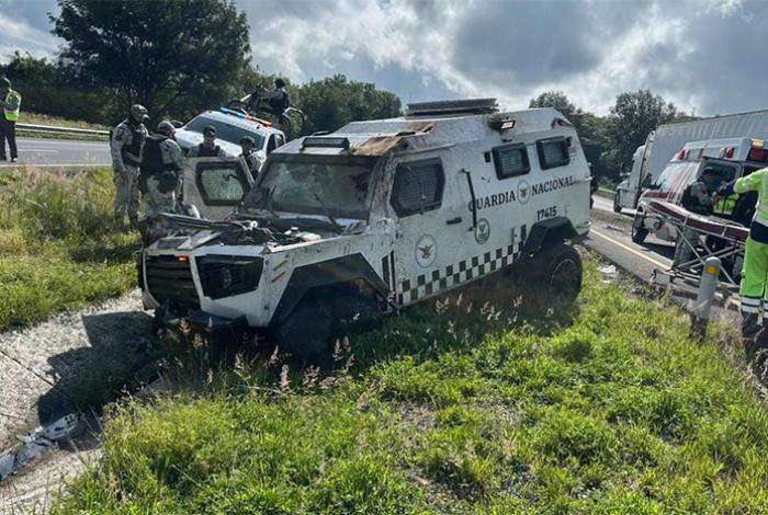 Se accidenta vehículo blindado de la GN en la México-Guadalajara; hay 5 heridos