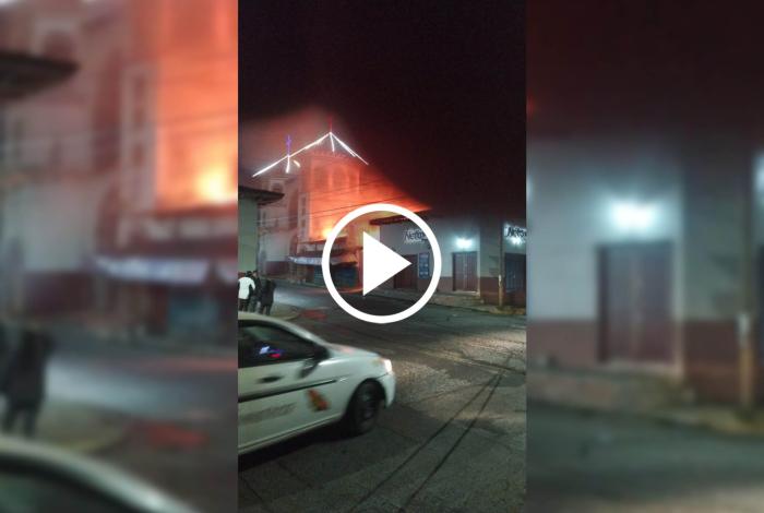 Se inc3ndia florería y estacionamiento, en Uruapan