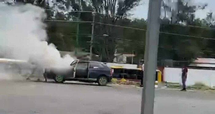 Se incendia auto a la altura de Ciudad Industrial, Morelia