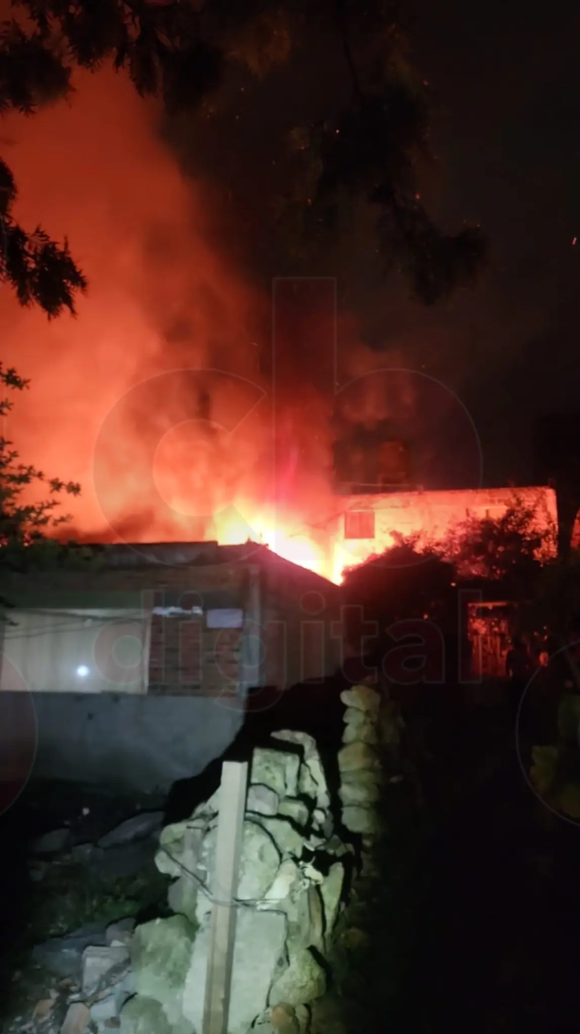 Se incendia casa de cartón en la Colonia Granjas del Maestro