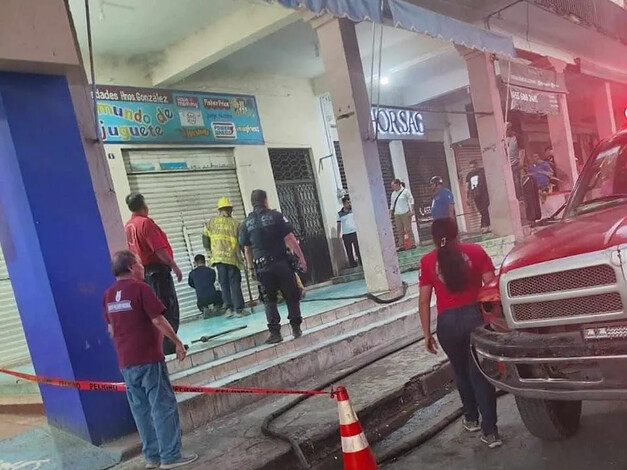 Se incendia juguetería “Mundo de Juguete”, en Centro de Apatzingán