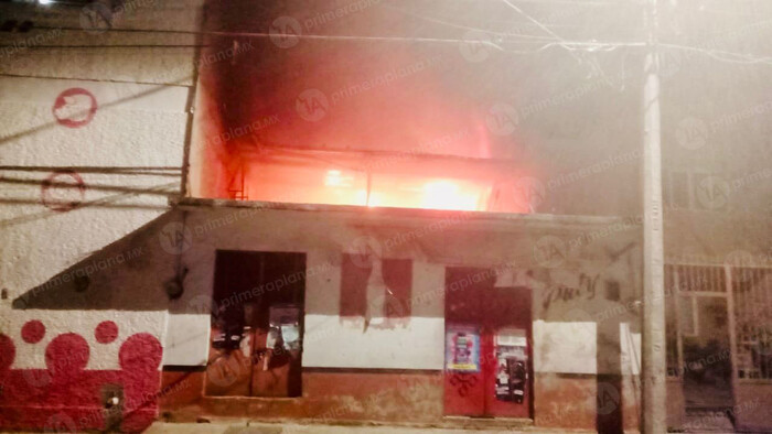 Se incendia tienda de abarrotes en Zacapu