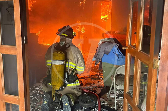 Se incendia una casa habitación en la colonia Prados Verdes, en Morelia