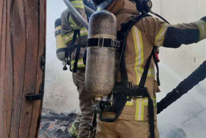 Se incendian dos comercios en el centro de Acuitzio del Canje