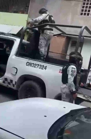 Se le dispara su arma a un Guardia Nacional en Tianguis de Uruapan