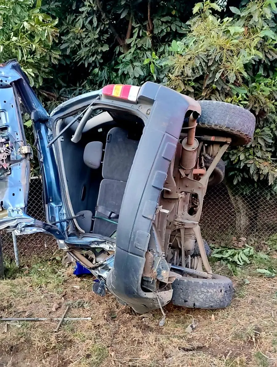 Se mata al volcar su camioneta en la carretera a Paracho