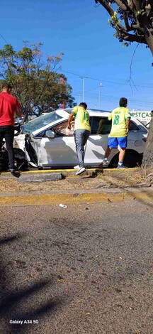 Se mata conductor de un auto en el libramiento de Morelia