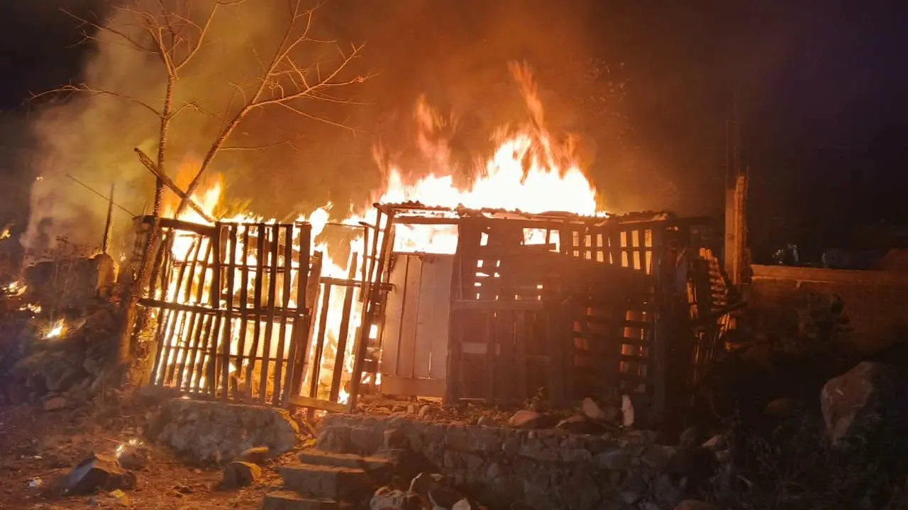 Se queman dos viviendas en Cumbres del Quinceo