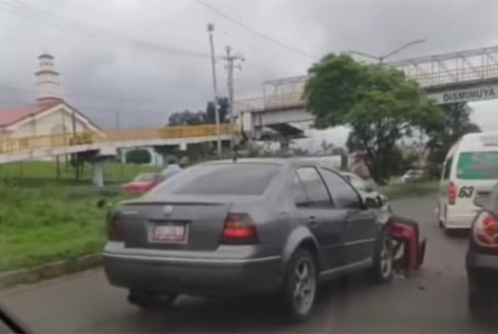 Se registra aparatoso accidente entre tres vehículos en la salida a Salamanca, en Morelia