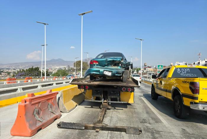 Se registra carambola vehicular en el Puente Eréndira, frente la Central de Abastos de Morelia