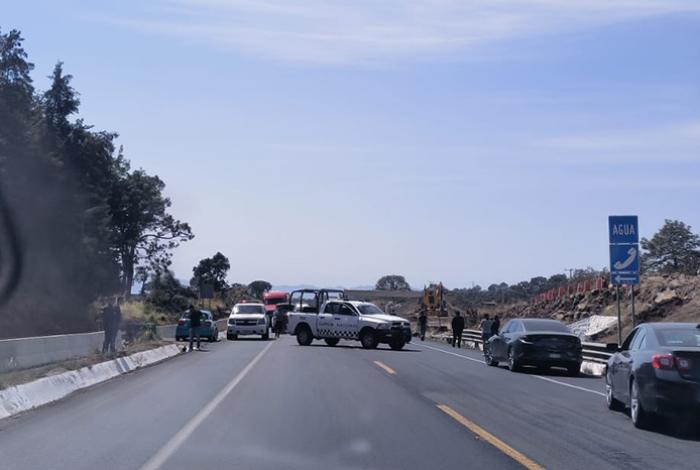 Se registra choque por alcance entre una motocicleta y una pick up en la Siglo XXI