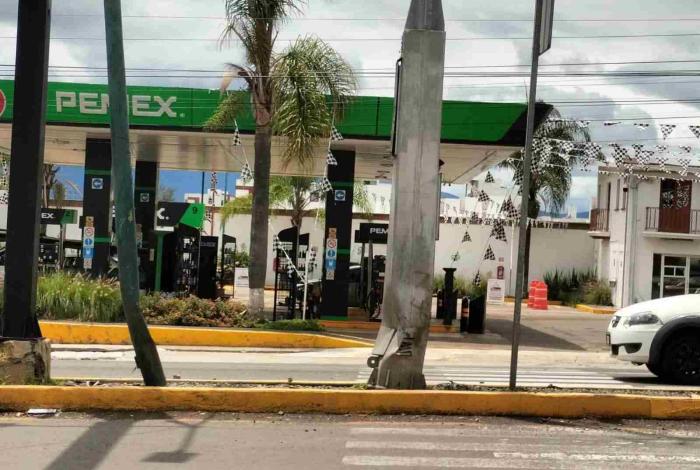 Se registra choque volcadura de camioneta en el Libramiento Poniente de Morelia