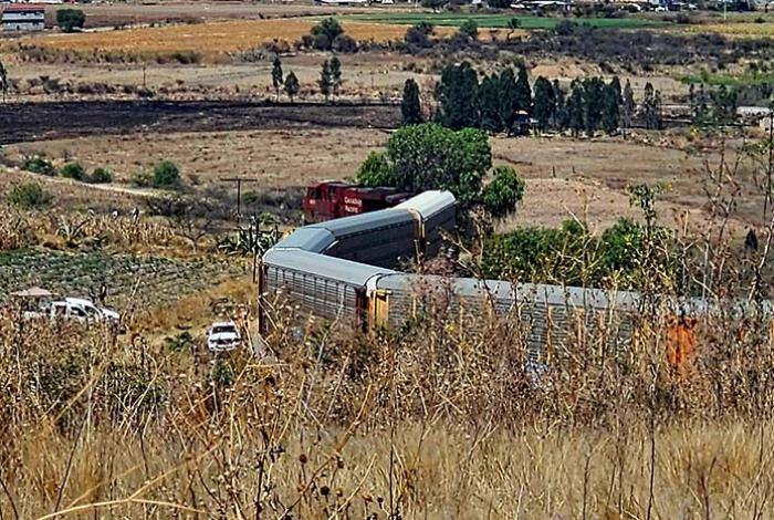 Se registra descarrilamiento parcial del tren en el municipio de Maravatío