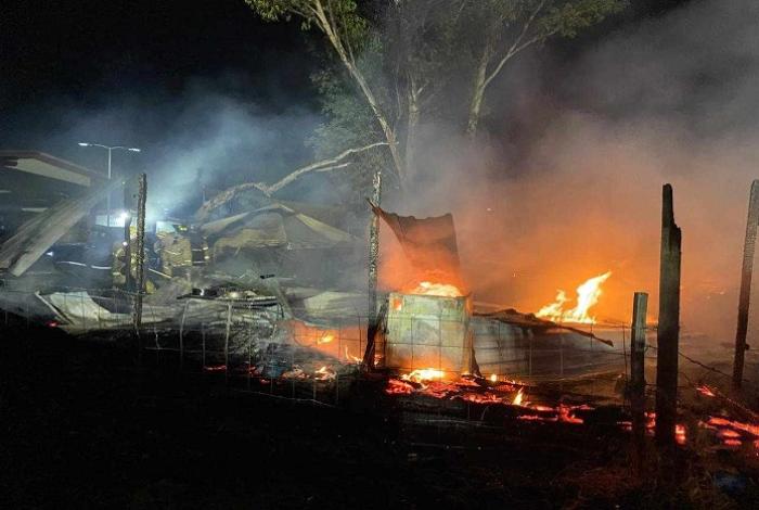 Se registra incendio de casa de madera y láminas en la colonia moreliana Libertad