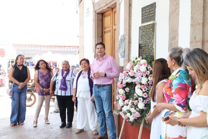 Se reúne Alfonso Martínez con productores y liderazgos de Taretan